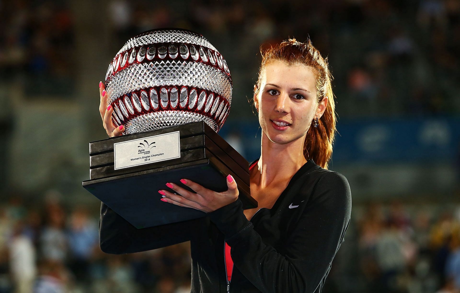 Tsvetana Pironkova with the 2014 Sydney International trophy. (Source: Getty)